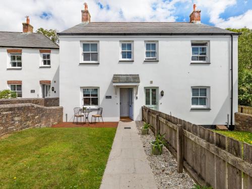 Charlestown House | Holiday Home Sea Compass by Interhome