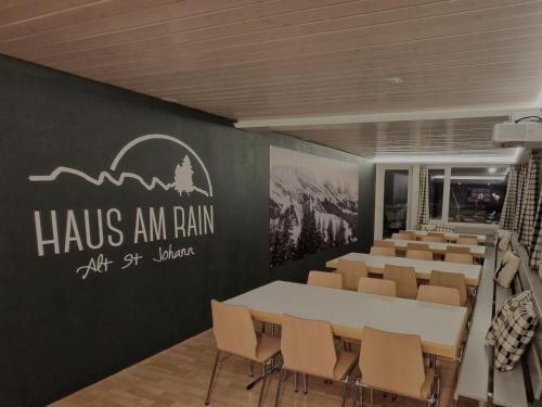 Alt Sankt Johann House | Holiday Home Ski- und Gruppenhaus by Interhome