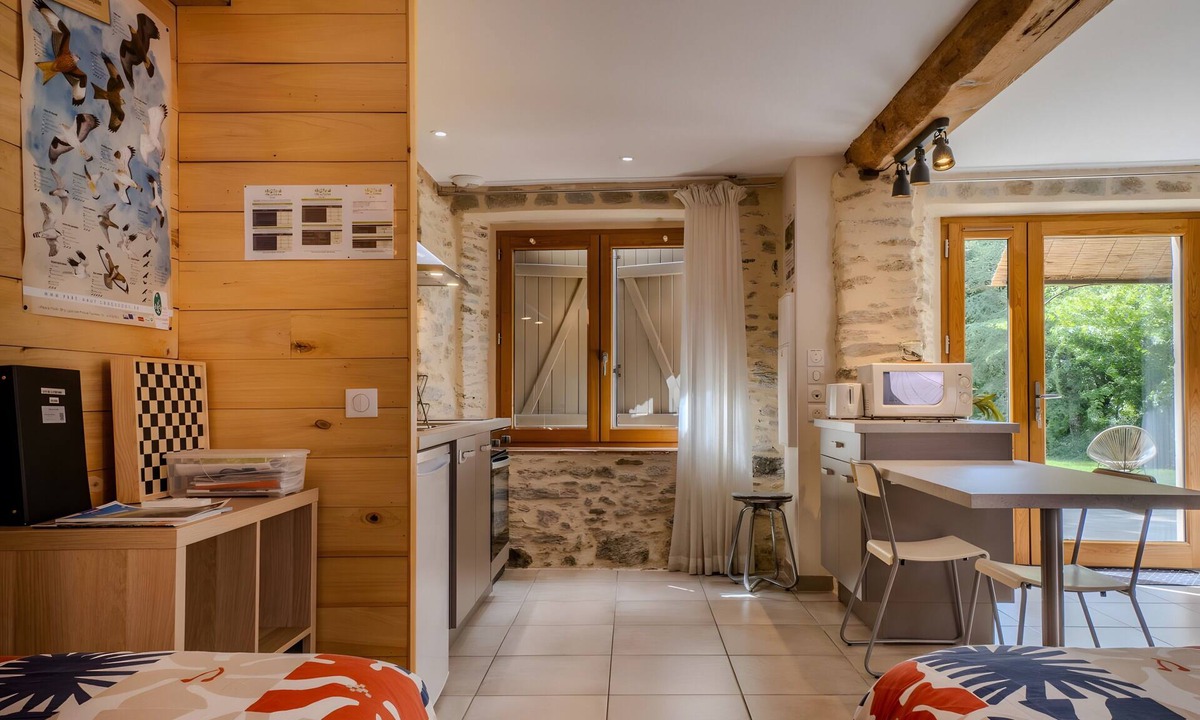 Les Cammazes Apartment | Holiday Home “Studio de la Fontaine” with Mountain View, Wi-Fi, and Air Conditioning