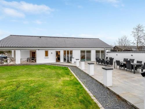 Grena Strand House | Holiday Home Synne - 350m from the sea by Interhome