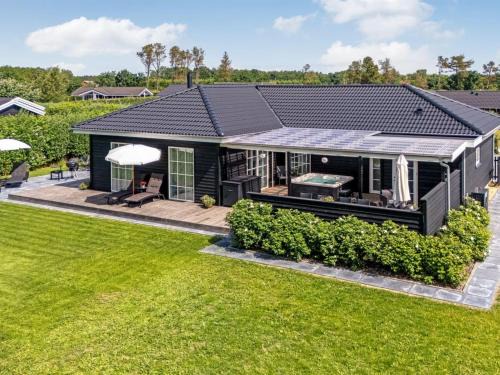 Haslevgarde House | Holiday Home Thala - 500m from the sea by Interhome