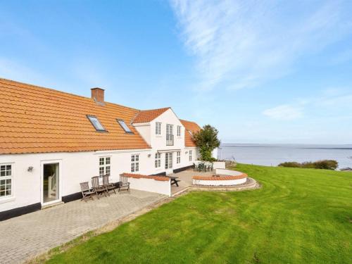 Struer House | Holiday Home Thorge - 75m to the fjord by Interhome