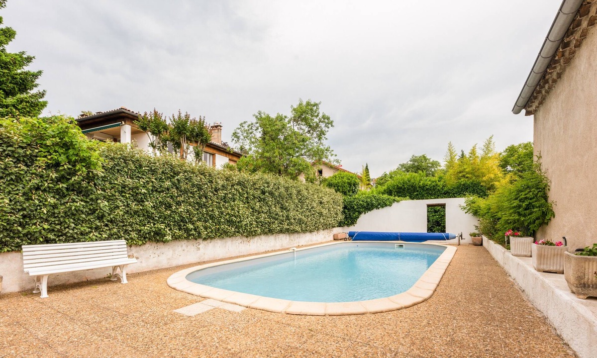 Aubenas House | Holiday Home 'Villa Manon – Charm and Pool'