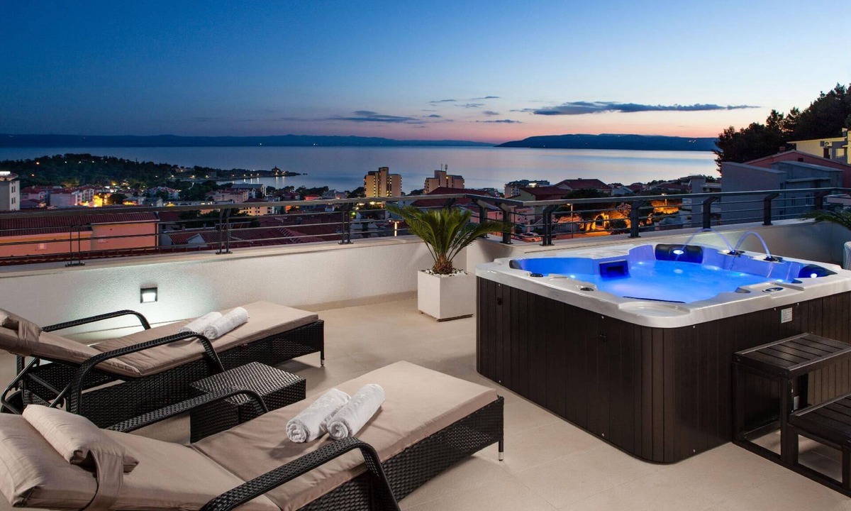 Umac House | Holiday home "Villa Palladium" with hot tub