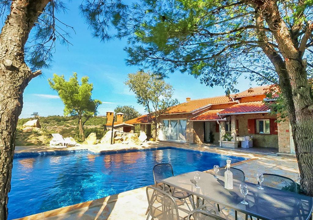 Krusevo House | Holiday Home Villa Sandra by Interhome