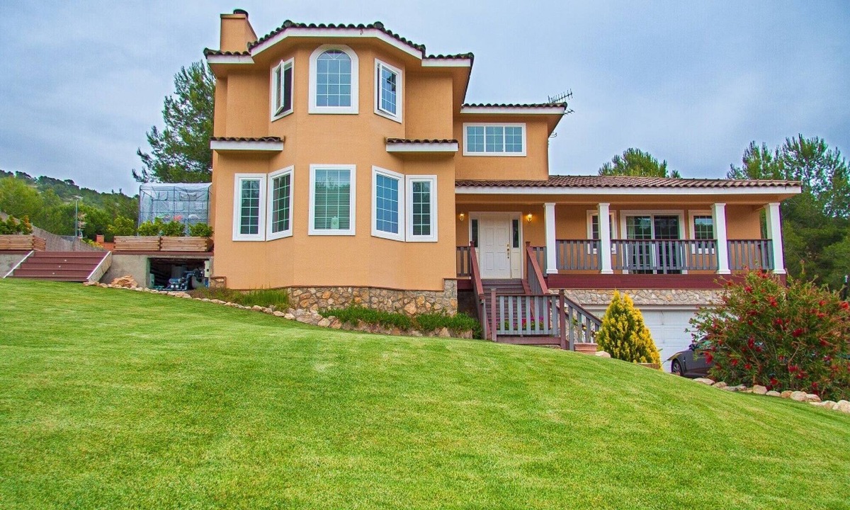 Olivella Villa | Holiday Home 'Villa Sitges Mas Mestre' with Mountain View, Wi-Fi and Air Conditioning