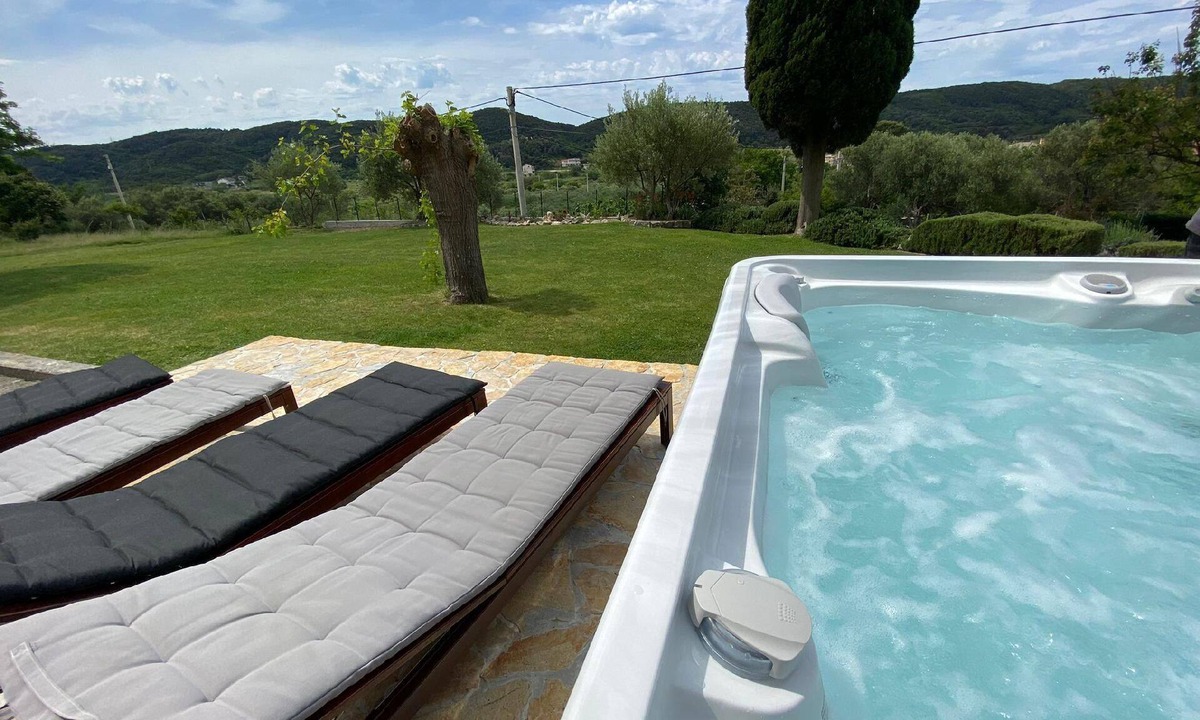 Supetarska Draga House | Holiday home Vintage with Jacuzzi