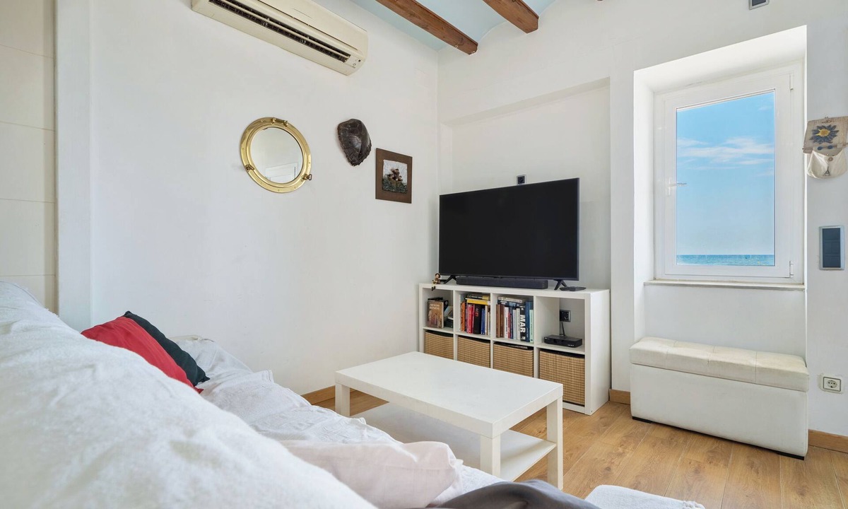 Torredembarra House | Holiday Home "Voramar" with Sea View & Wi-Fi