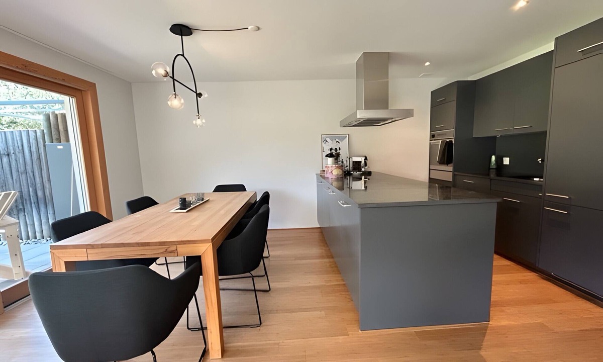 Klosters Dorf House | Holiday Home 'Wef 2026 The Perfect Retreat' with Shared Terrace, Shared Garden and Wi-Fi