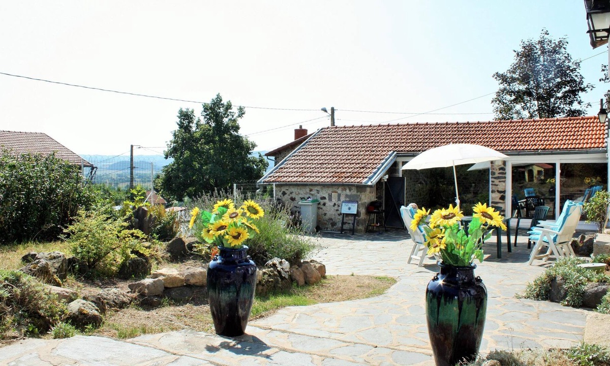 Ceaux-d'Allegre House | Holiday home with private pool