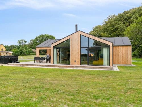 Ronne House | Holiday Home Wilgrib - 50m from the sea by Interhome