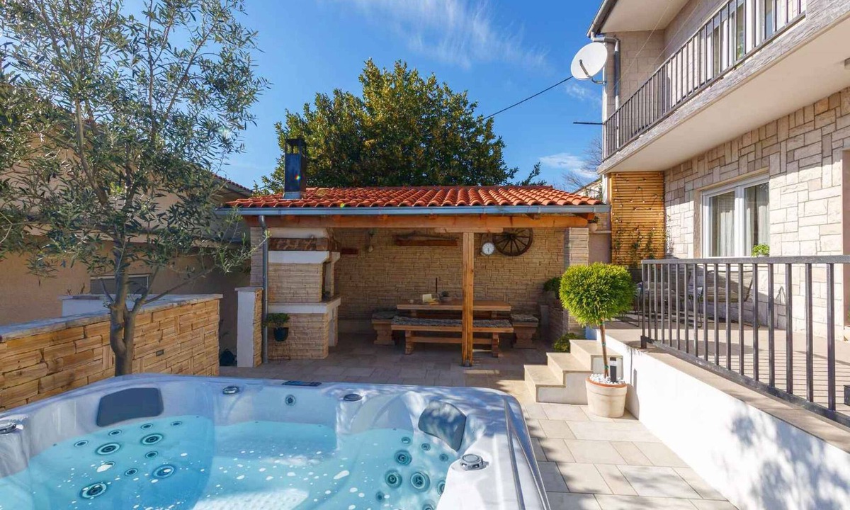 Dramalj House | Holiday home with air conditioning