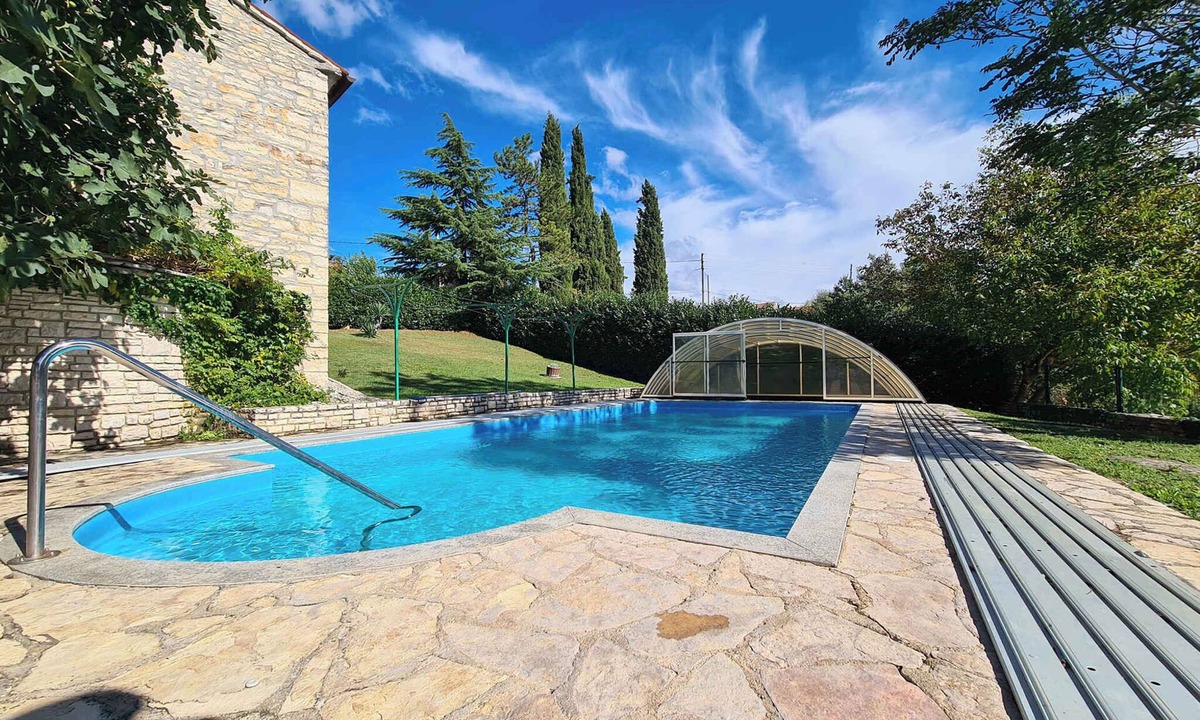 Prkacini House | Holiday home with an outdoor pool and WiFi