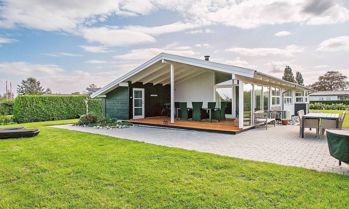 Skastrup Strand House | Holiday home with Baring Vig view
