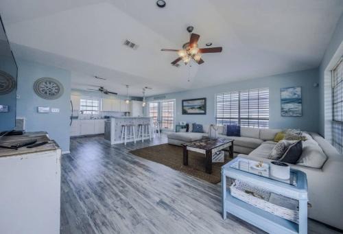 Jamaica Beach House | Holiday home with large deck and fenced yard, close to the beach