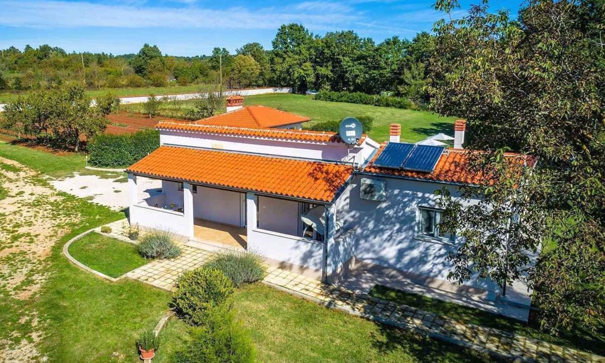 Prodol House | Holiday home with pool and air conditioning