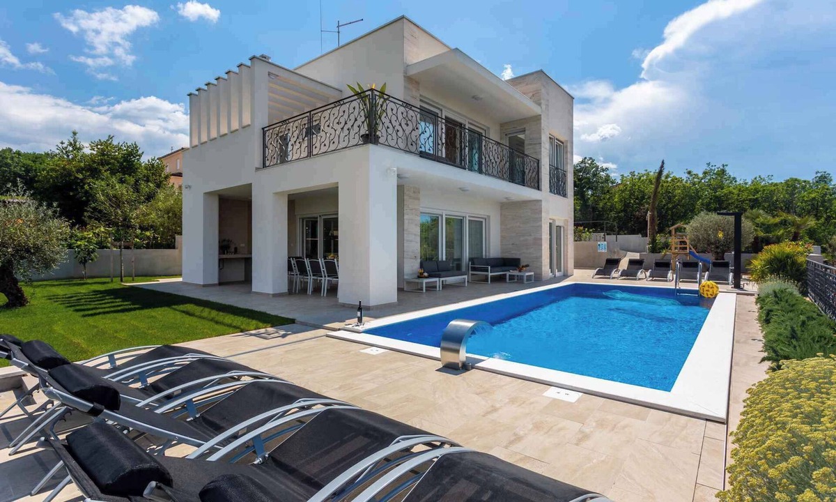 Klimno House | Holiday home with pool for 8 people