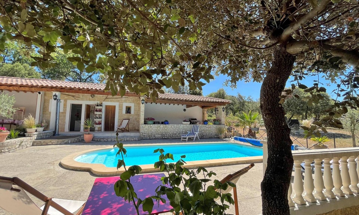 Uchaux House | Holiday home with private pool