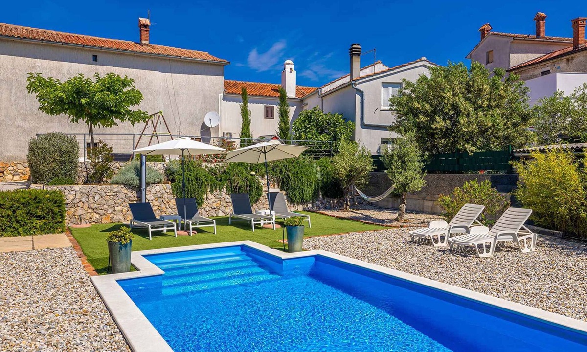 Brzac House | Holiday home with private swimming pool