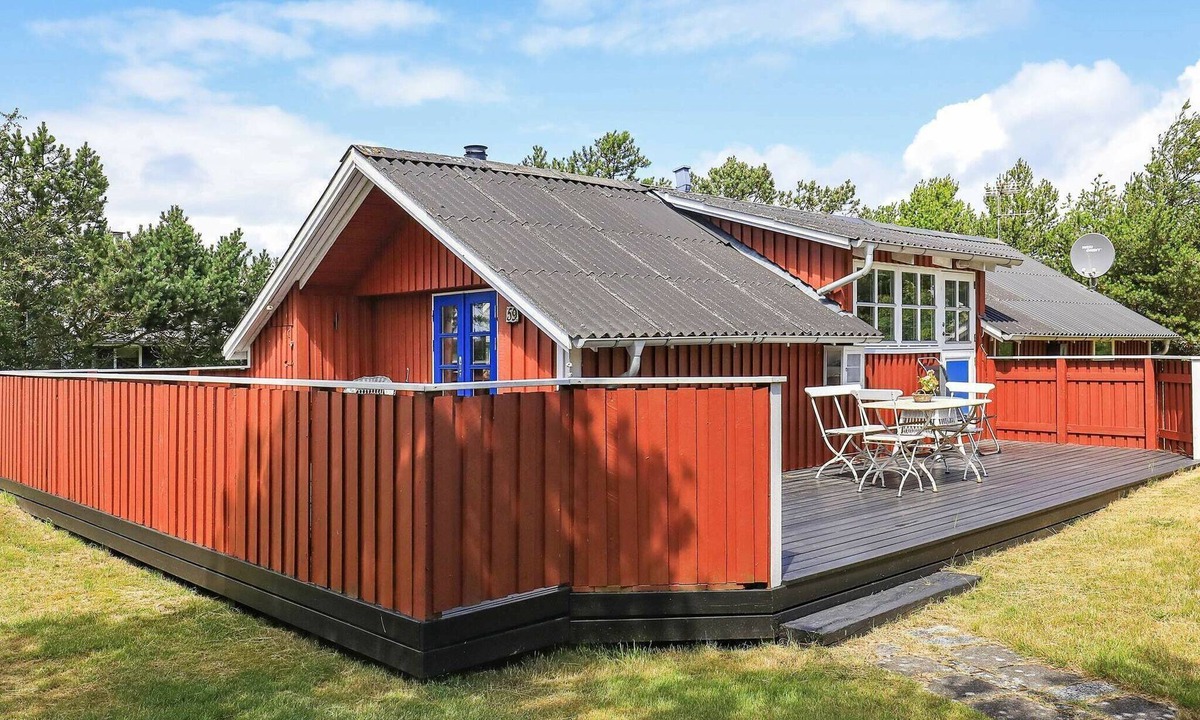 Vorupør House | Holiday Home with Terrace & Fire Pit