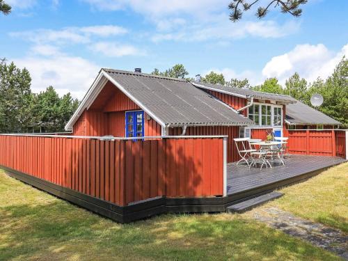 Vorupør House | Holiday Home with Terrace & Fire Pit