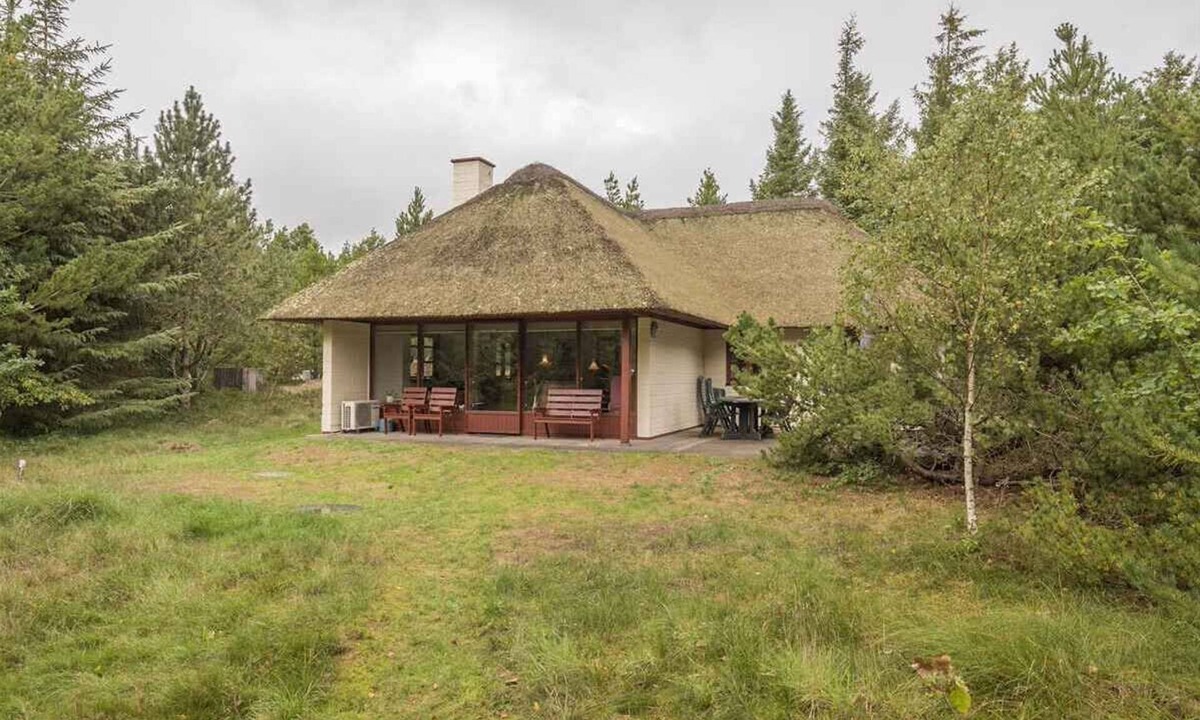Blavand Villa | Holiday home with thatched roof and calm