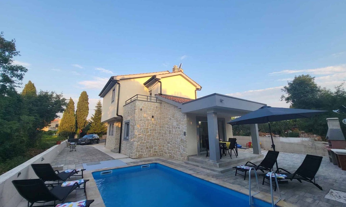 Gabonjin House | Holiday home with three bedrooms and pool