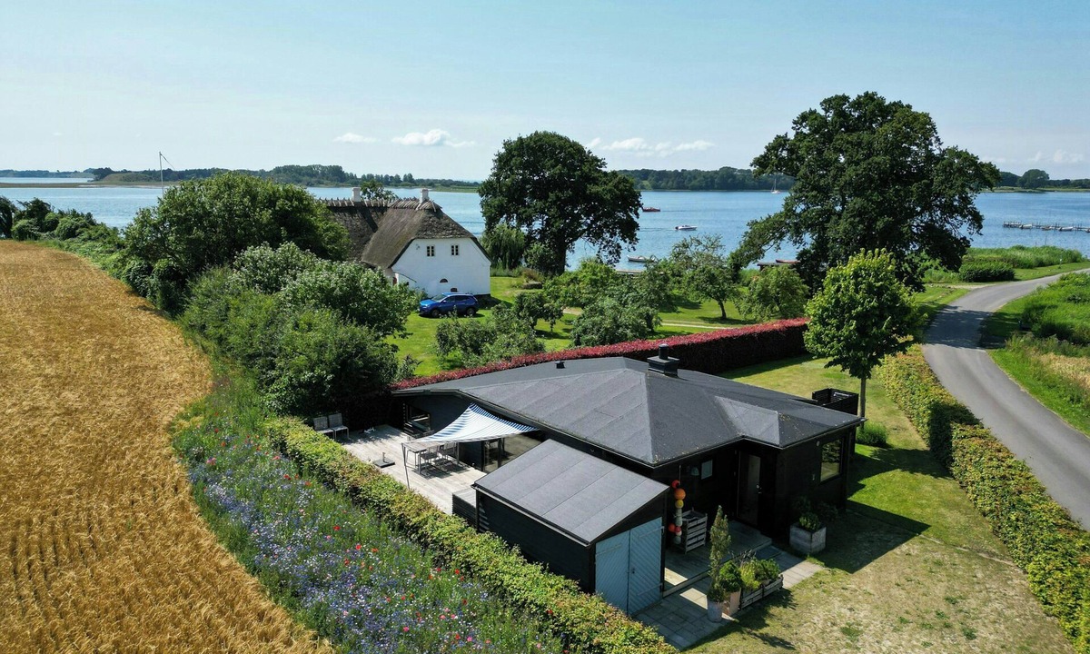 Haarby House | Holiday home with view of Helnæs Bay