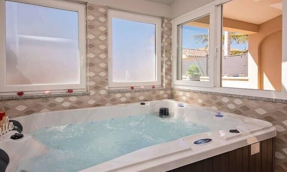 Kastelir House | Holiday home with whirlpool and sauna, in Kastelir
