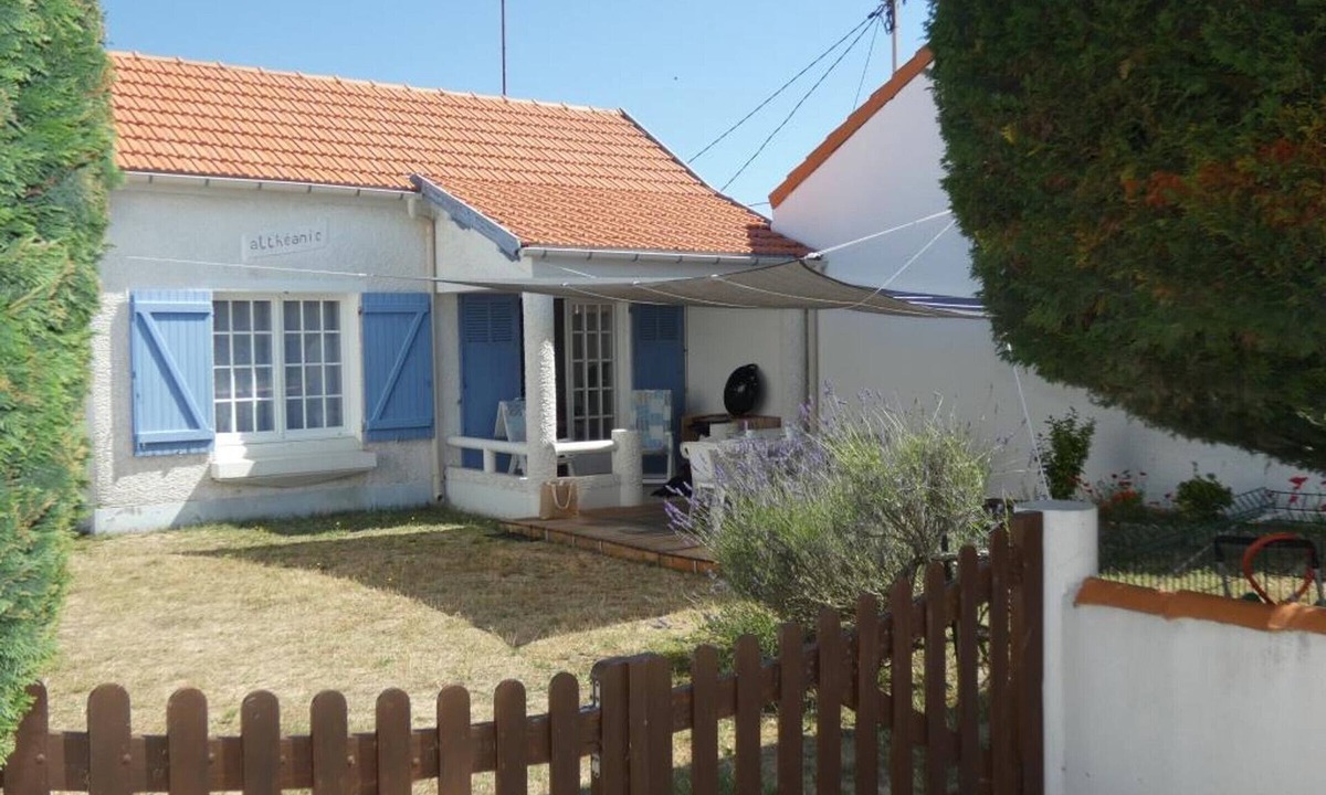 Notre-Dame-de-Monts House | Holiday house in Notre-Dame-de-Monts - 6 people, pets allowed, parking
