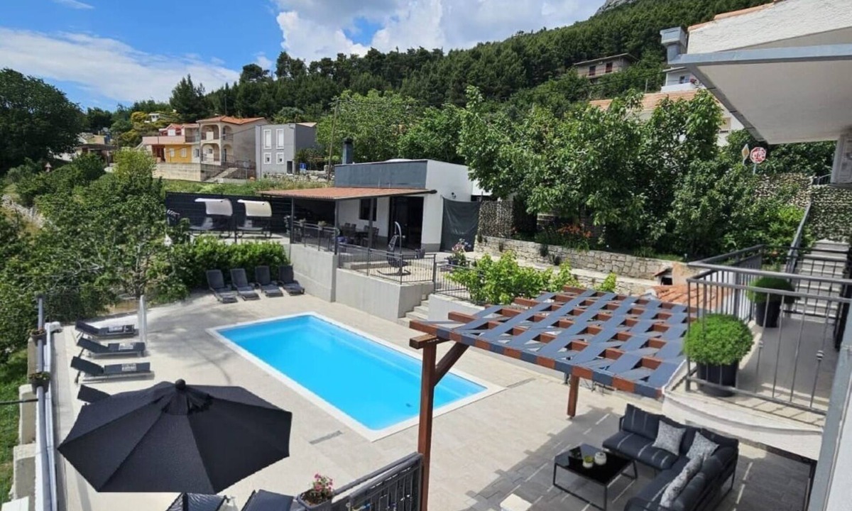 Klis House | Holiday House Above with pool