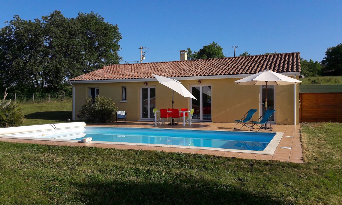 Aignan House | Holiday house facing the Pyrenees