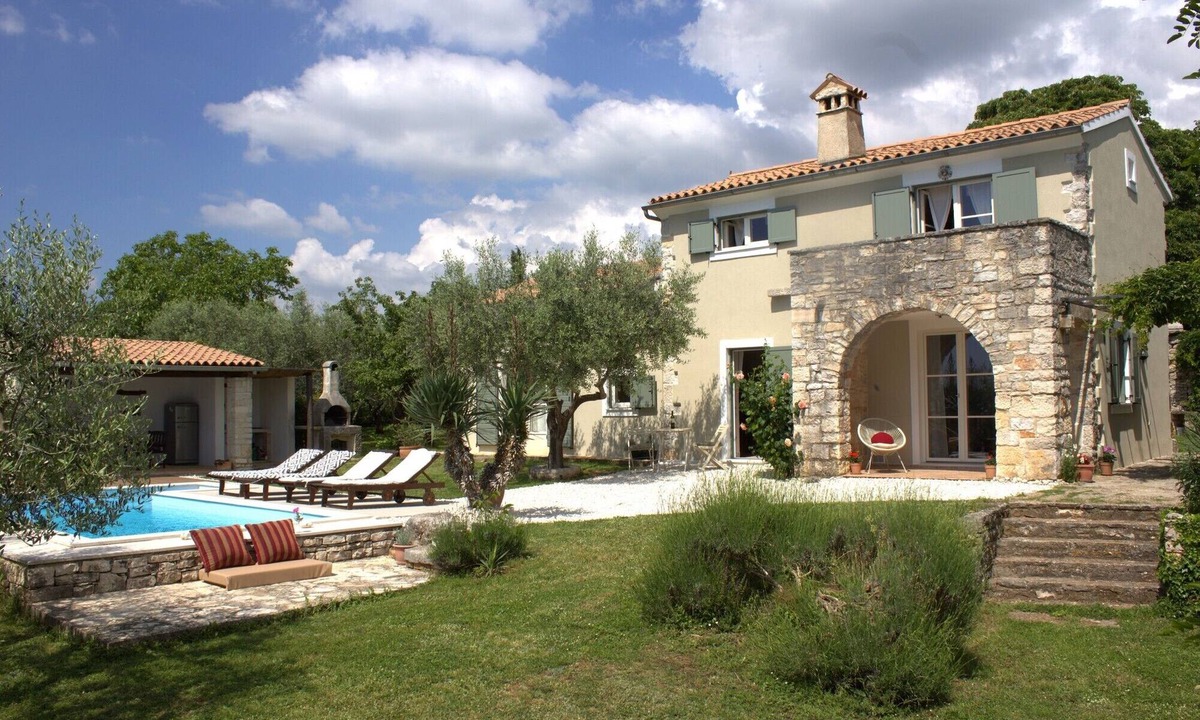 Smoljanci Villa | Holiday house Franciska * 3000 m2 garden, olive grove, private pool