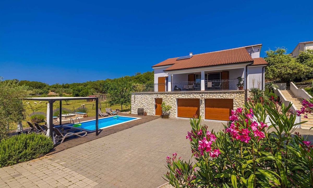 Krk House | Holiday house FRANOLIC with swimming pool