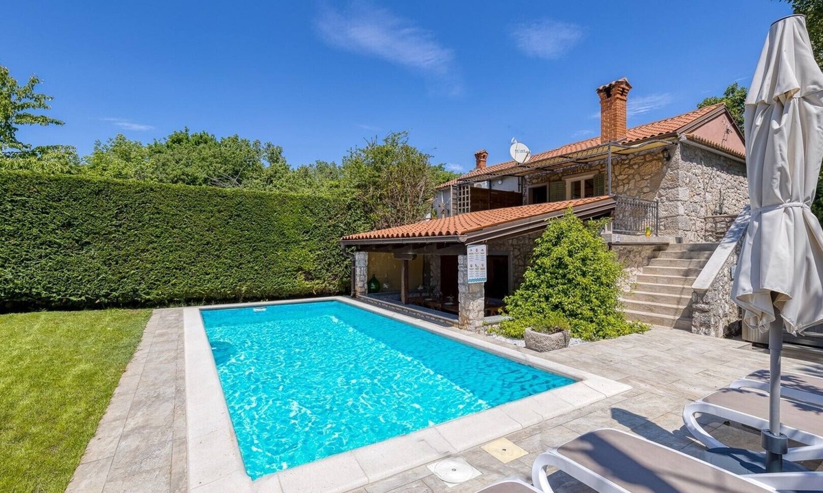 Sveti Vid Dobrinjski House | Holiday House Mlin with Private Pool
