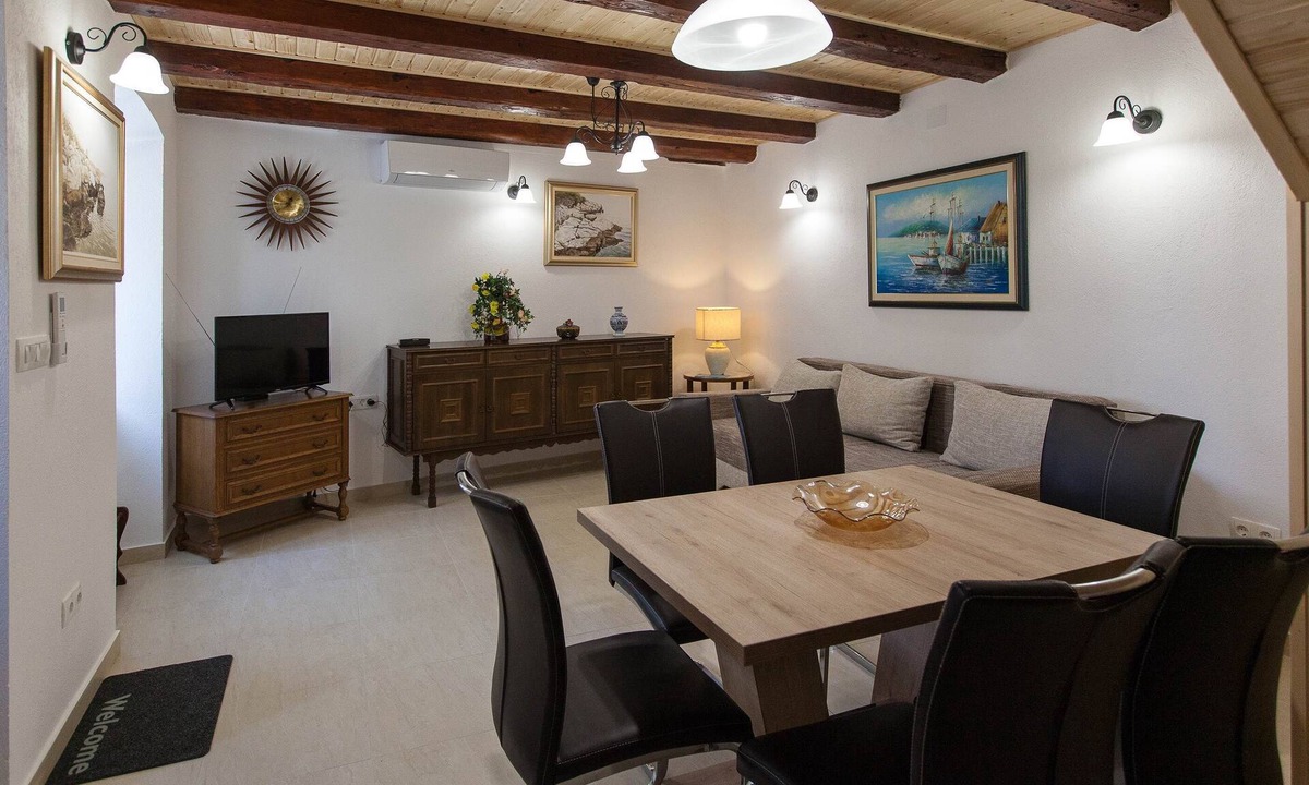 Omisalj House | Holiday house * NiKa Omišalj, Island Krk, Croatia