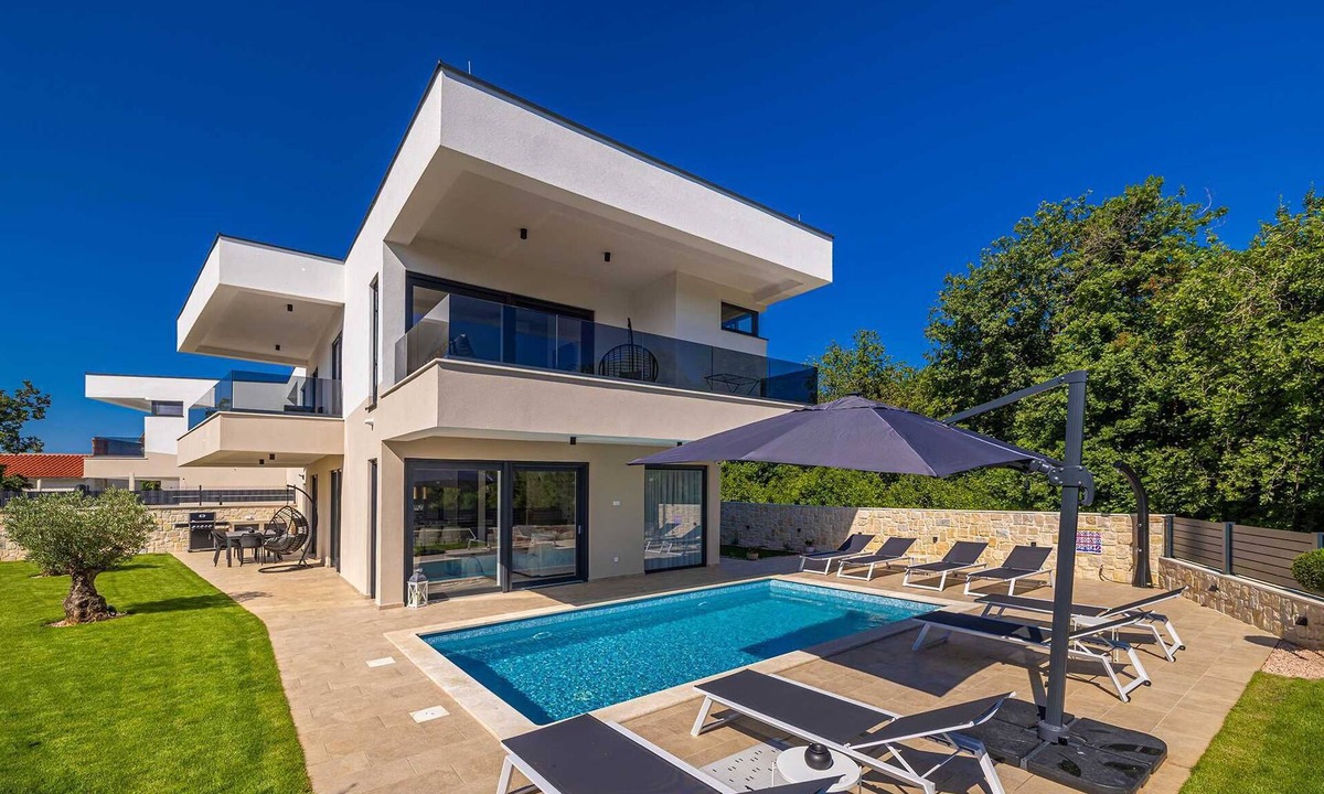 Omisalj Villa | Holiday house OLIVE BLUE with private pool