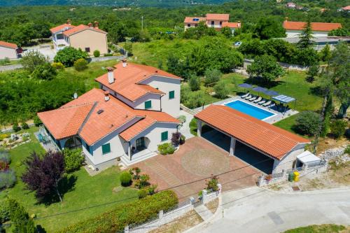 Presika House | Holiday House OLIVE GROVE with pool and garden