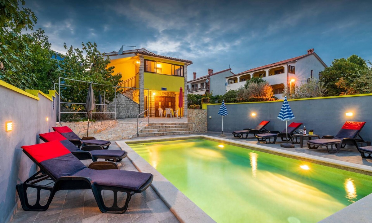 Valdebek House | Holiday house Sunce with pool