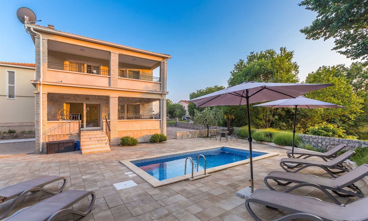 Milovcici House | Holiday house VESNA with pool