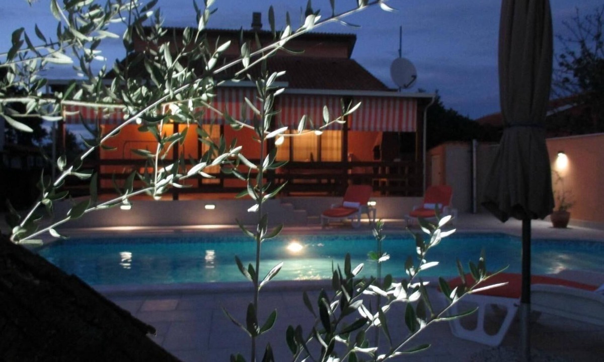 Liznjan House | Holiday house with pool
