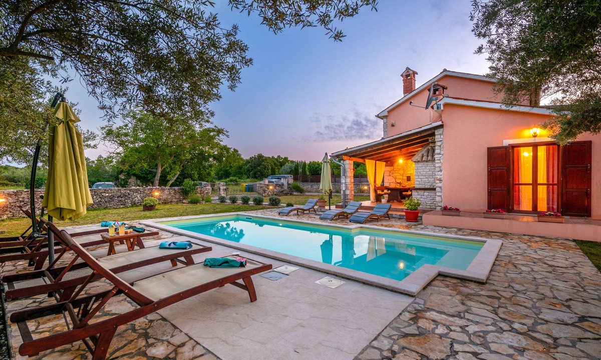 Rakalj House | Holiday house with private pool in a peaceful area, village Rakalj