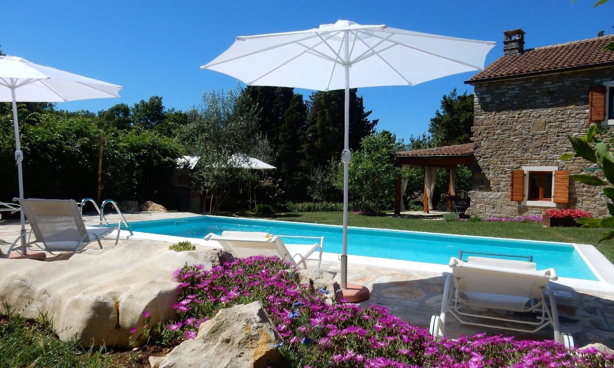 Momjan House | Holiday house with private pool