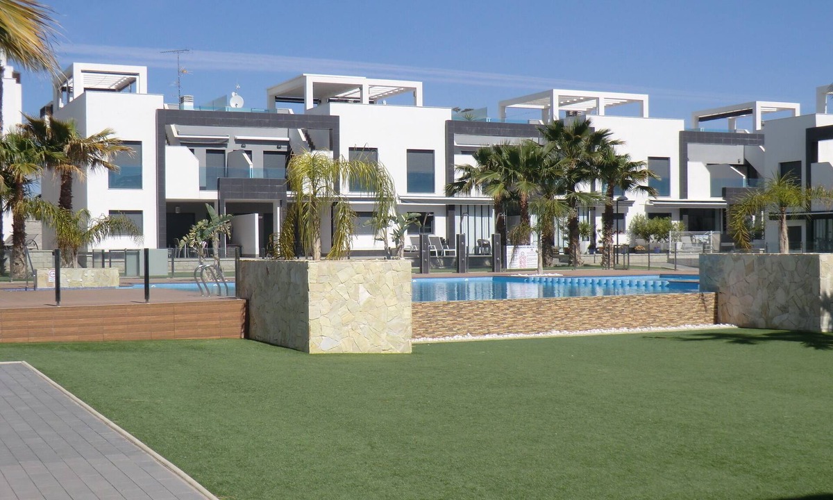 Playa Flamenca House | Holiday Houses - Oasis Beach 2
