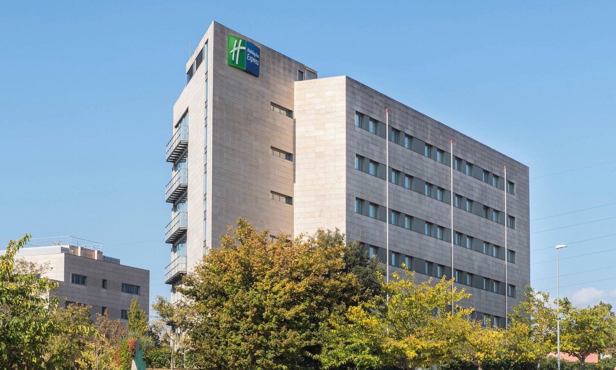 Sant Cugat del Valles Hotel | Holiday Inn Express Barcelona - Sant Cugat by IHG
