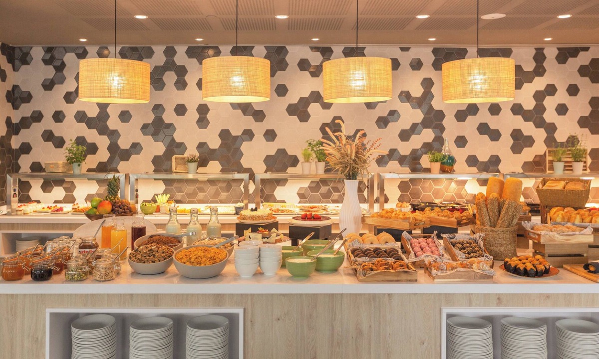 Sant Cugat del Valles Hotel | Holiday Inn Barcelona-Sant Cugat by IHG