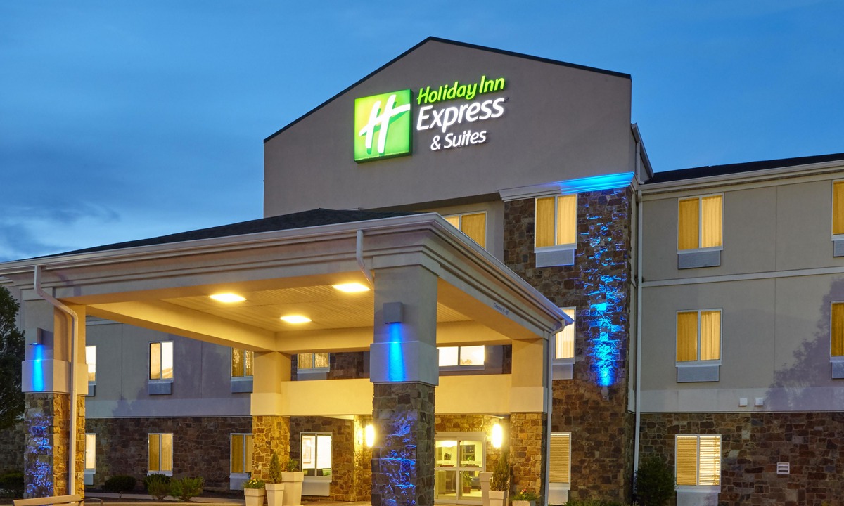 Pekin Hotel | Holiday Inn Express Pekin - Peoria Area, an Ihg Hotel