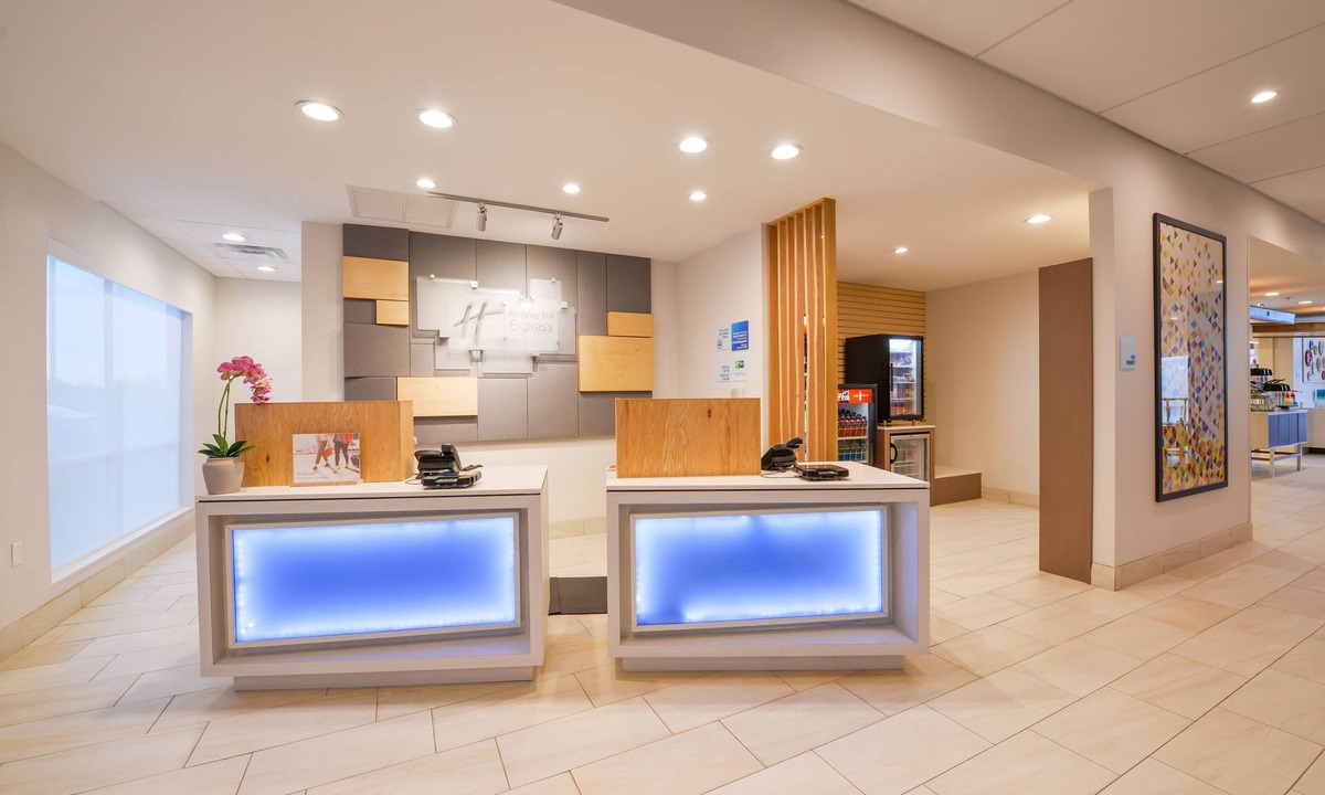 Burnside Hotel | Holiday Inn Express Donaldsonville by IHG