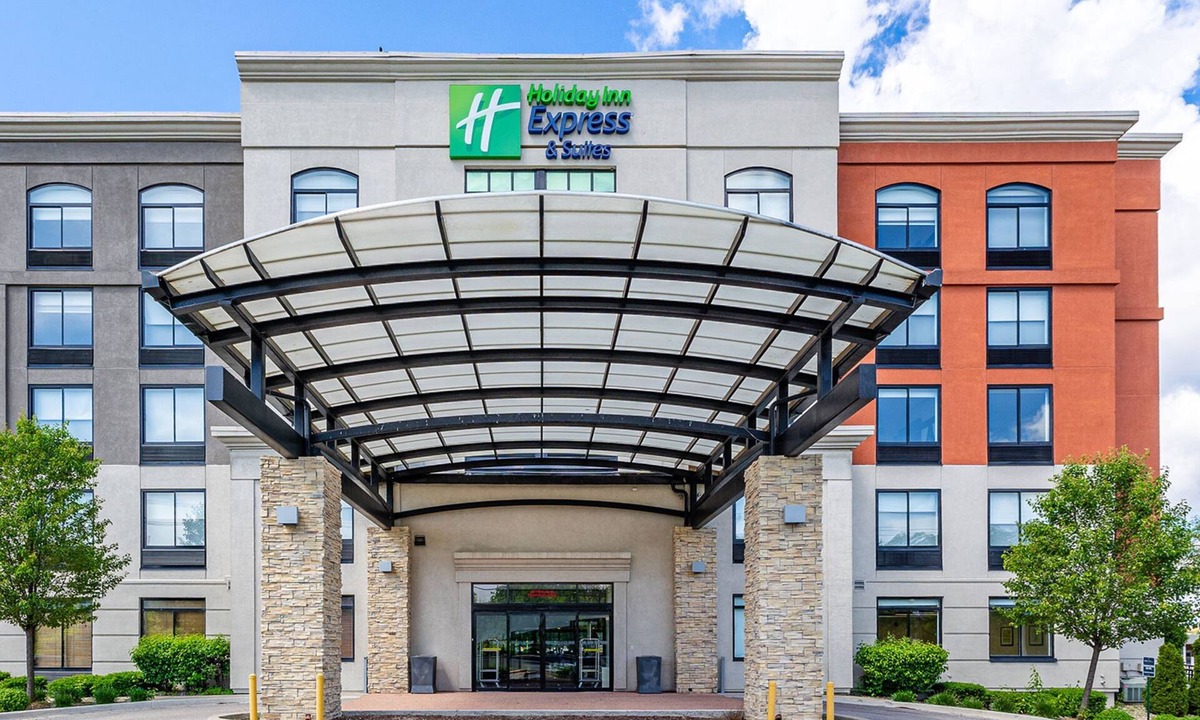 Prospect Heights Hotel | Holiday Inn Express & Suites Prospect Heights by IHG