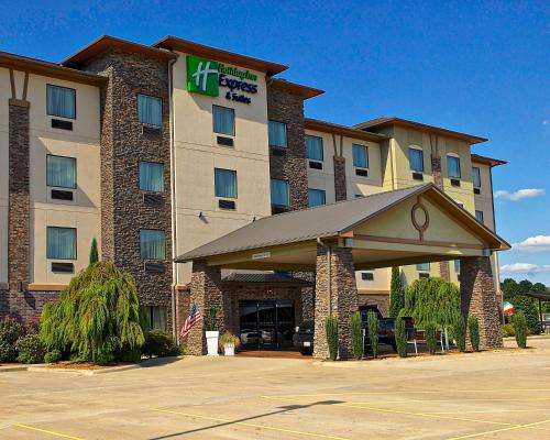 Heber Springs Hotel | Holiday Inn Express and Suites Heber Springs by IHG